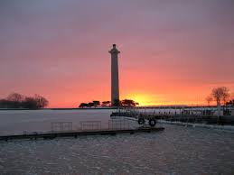 Piture of the monument during a Put-in-Bay Winter